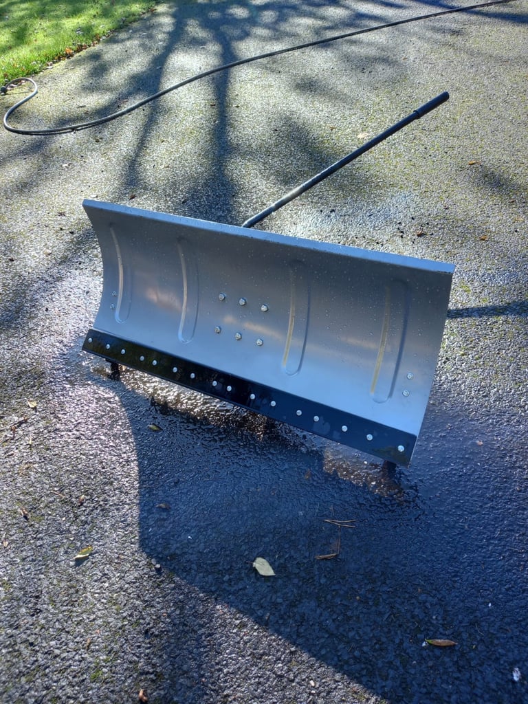 Universal Snow Blade