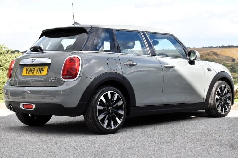 2019 MINI Hatch 1.5 Cooper Exclusive II 5dr Auto HATCHBACK PETROL Automatic