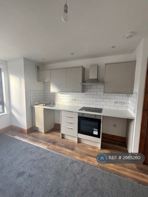 2 bedroom flat in Rockwell Place, Dundee, DD3 (2 bed) (#2665260)