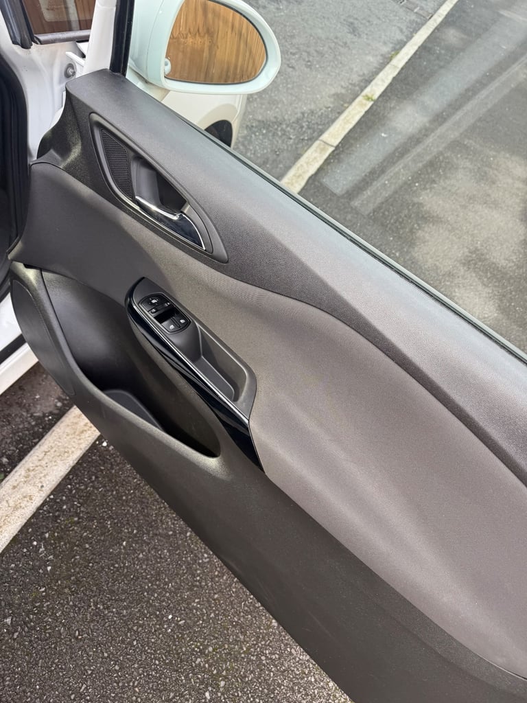 Vauxhall, CORSA, SRi, VX Line, Hatchback, 2015, Manual, 1398 (cc), 3 doors