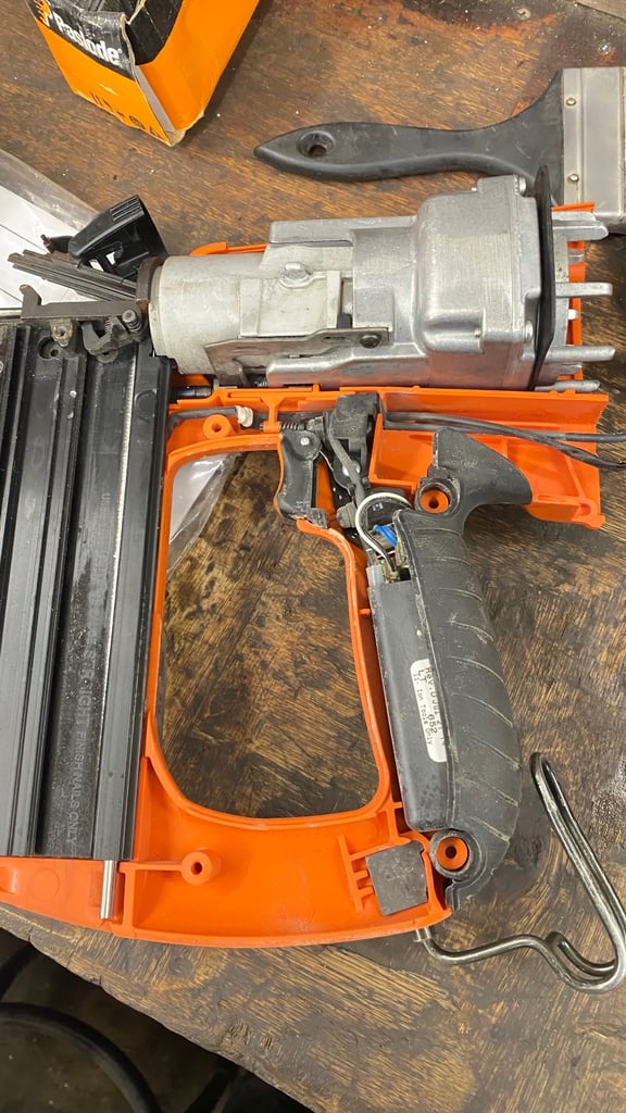 Paslode im65 2 nd fix straight nailer