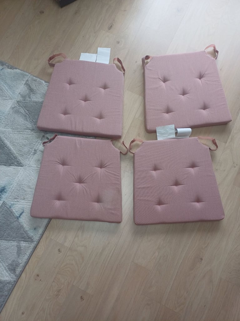 8 indoor seat cushions 