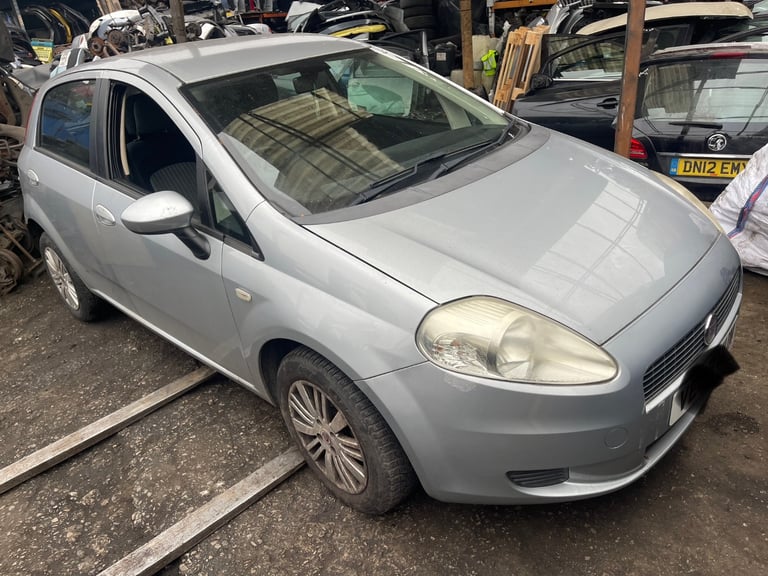 08 Fiat Grande Punto 1.4 Petrol 5speed Grey BREAKING parts 