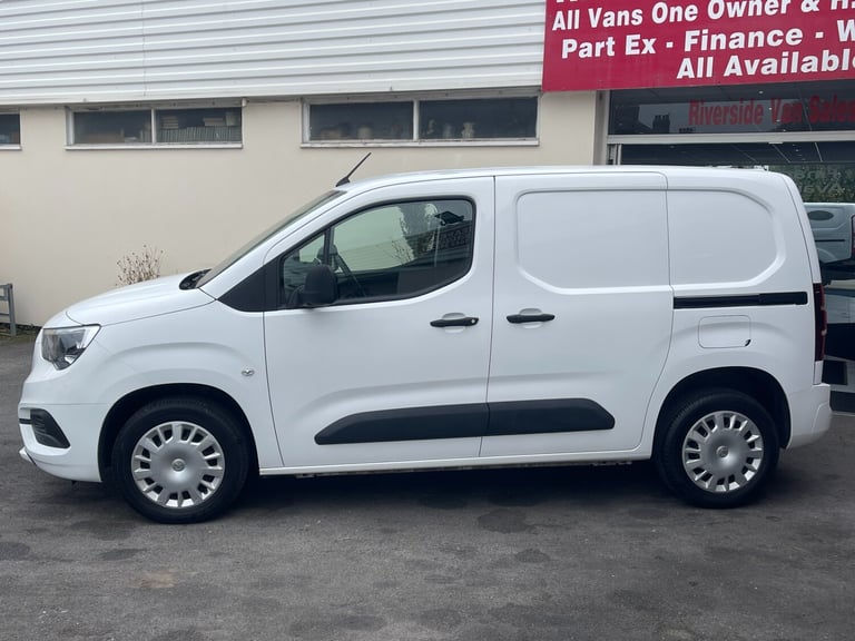 2020 Vauxhall Combo 2300 1.5 Turbo D 100ps H1 Sportive Van PANEL VAN Diesel Manual