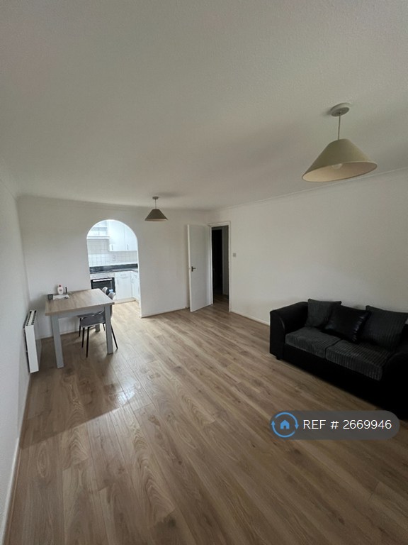 1 bedroom flat in Ashdown Court, Barking, IG11 (1 bed) (#2669946)