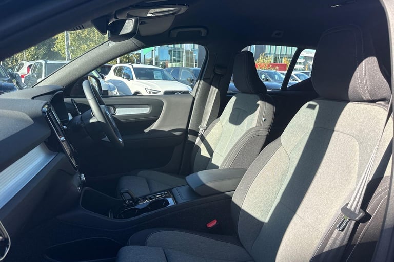 2023 Volvo XC40 2.0 B3 MHEV Plus SUV 5dr Petrol Hybrid DCT Auto Euro 6 (s/s) (163 ps) ESTATE Petr...