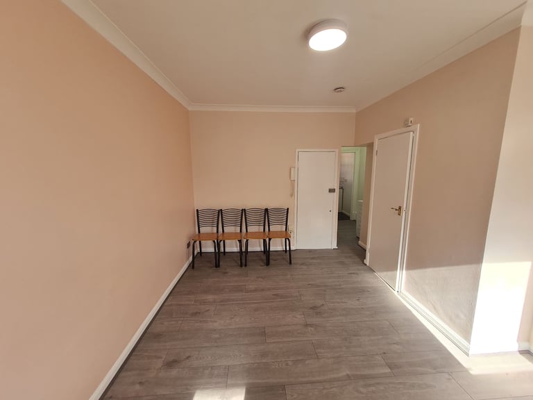 Self-Contained Studio to Rent in Filey Avenue N16 6JJ