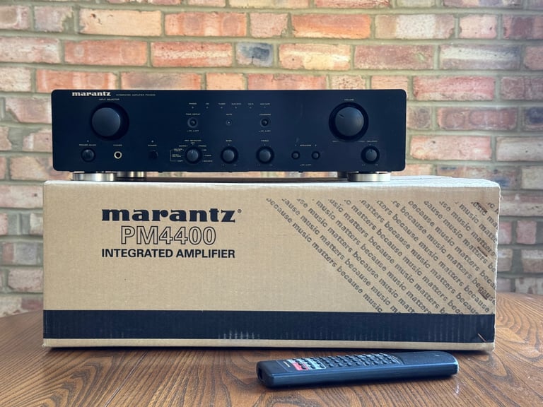 Marantz PM4400 Integrated Amplifier *with Remote* - Phono Stage - Excellent Condition - Boxed 
