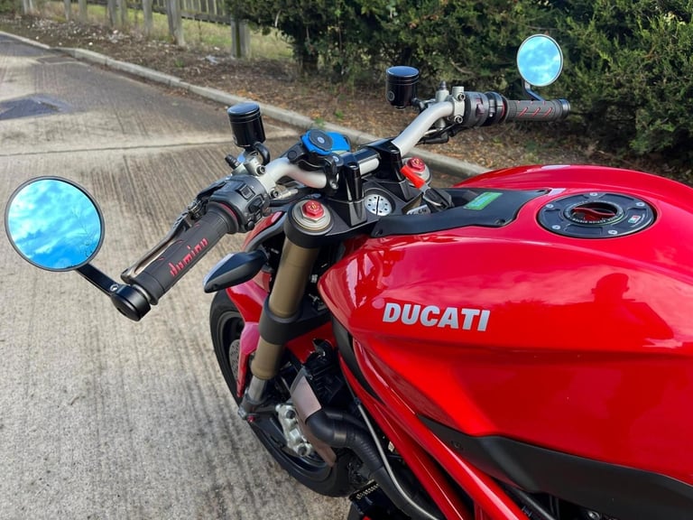 2014 64 DUCATI F848 STREETFIGHTER F 848 RED STUNNING BIKE NAKED MUSCLE MONSTER