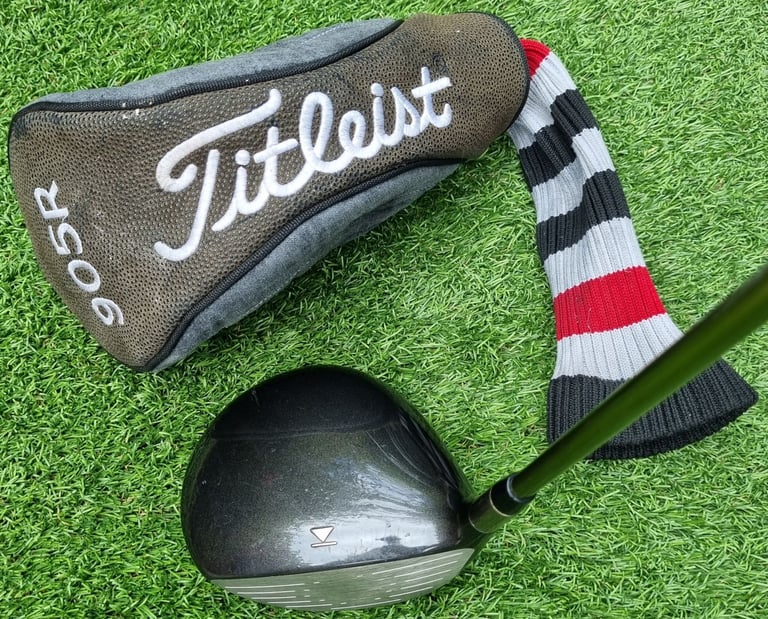 TAYLOR MADE, CALLAWAY, TITLEIST - NEW LYNX trolley bag, NEW CALLAWAY shoes & NEW SRIXON balls