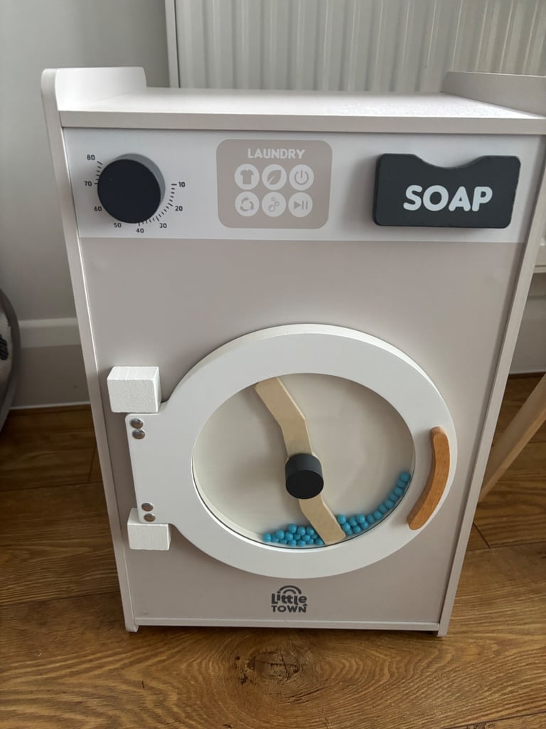 Little town wooden washing machine 