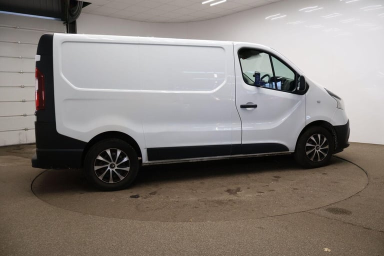 2016 Renault Trafic 1.6 dCi ENERGY 27 Business SWB Standard Roof Euro 5 (s/s) 5dr PANEL VAN Diese...