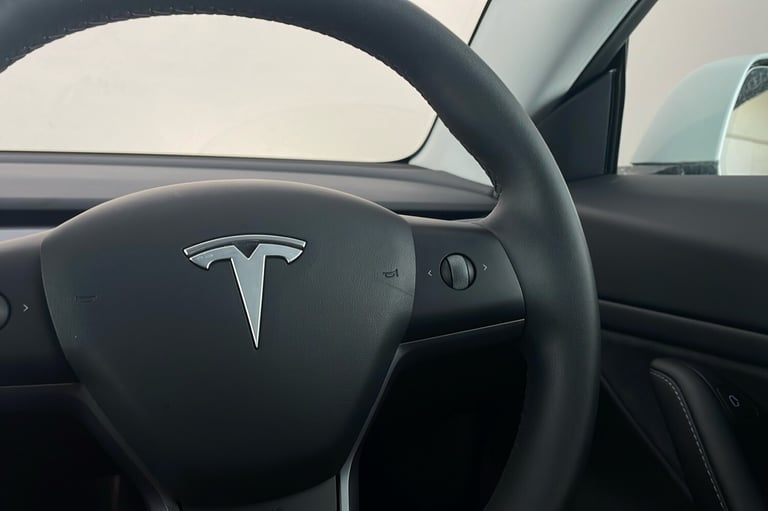  Tesla Model 3 dual Motor Long Range Saloon 4dr Electric Auto 4wde 346 Ps
