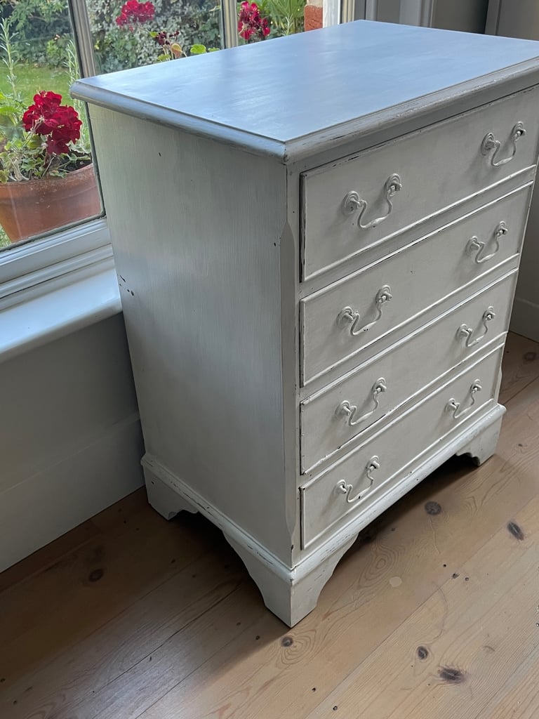 Chest of Drawers, solid hardwood, shabby chic 