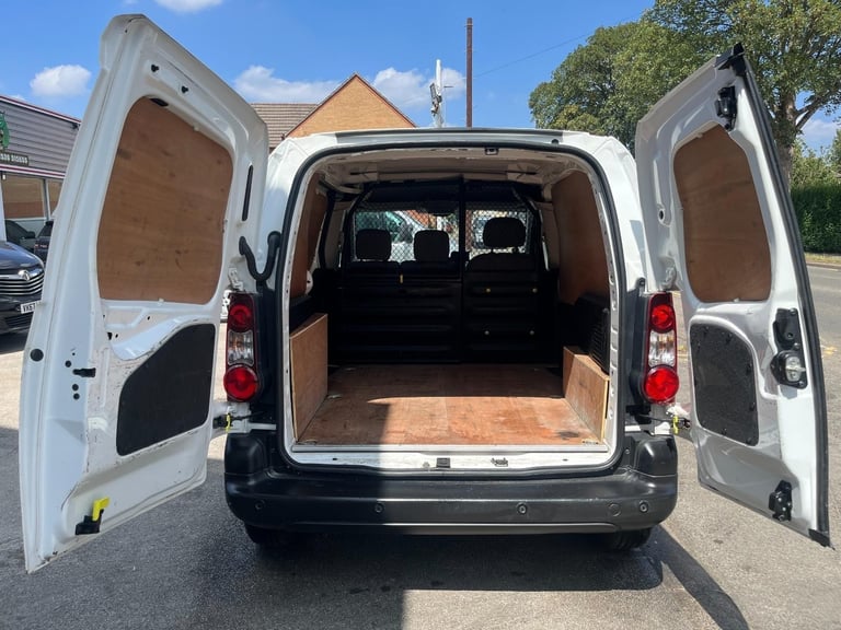 Peugeot Partner 850 1.6 HDi 92 Professional Panel Van DIESEL MANUAL 2016/16