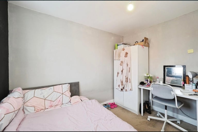 3 Bed Semi-Detached House, Adams Park Way, NG17