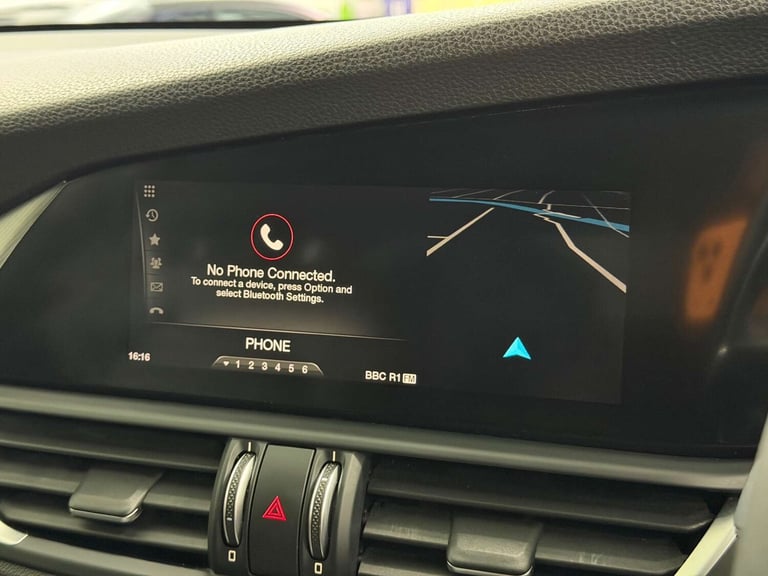 2017 Alfa Romeo Giulia 2.2 JTDM-2 180 Speciale 4dr Auto SALOON DIESEL Automatic