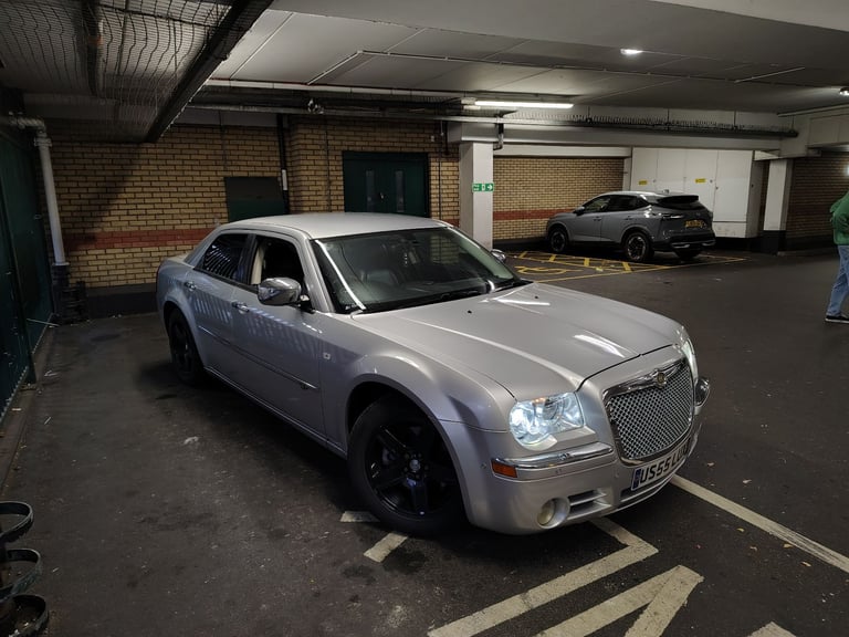 Chrysler 300C SRT Design 3.0 Diesel Merc engine 2010 auto bargain top spec