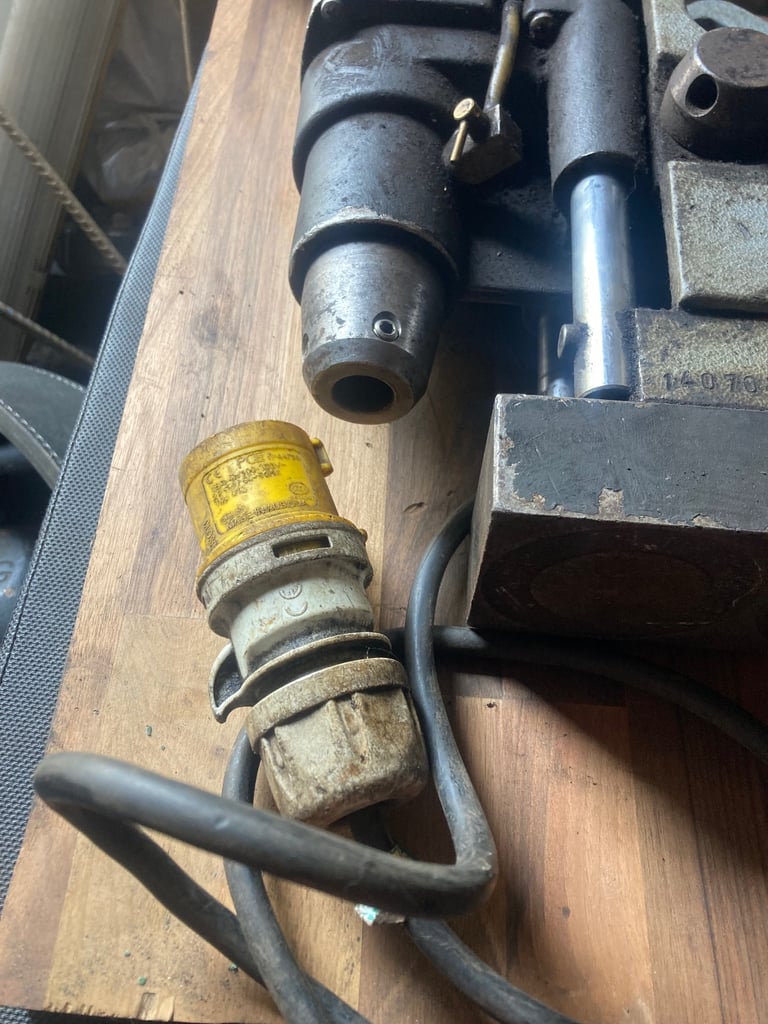 JEI mini beast magnetic drill ( not working) 