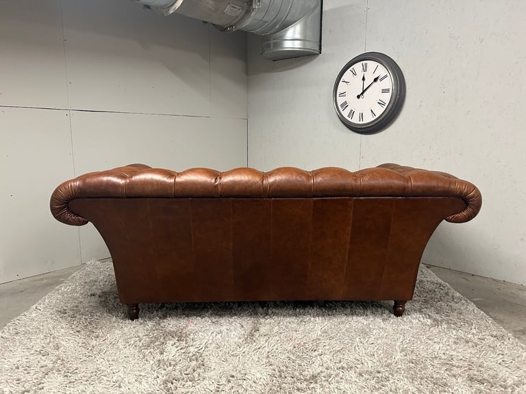 LAURA ASHLEY HUDSON NATURALLY DISTRESSED LEATHER SOFA DELIVERY AVAILABLE 🚚