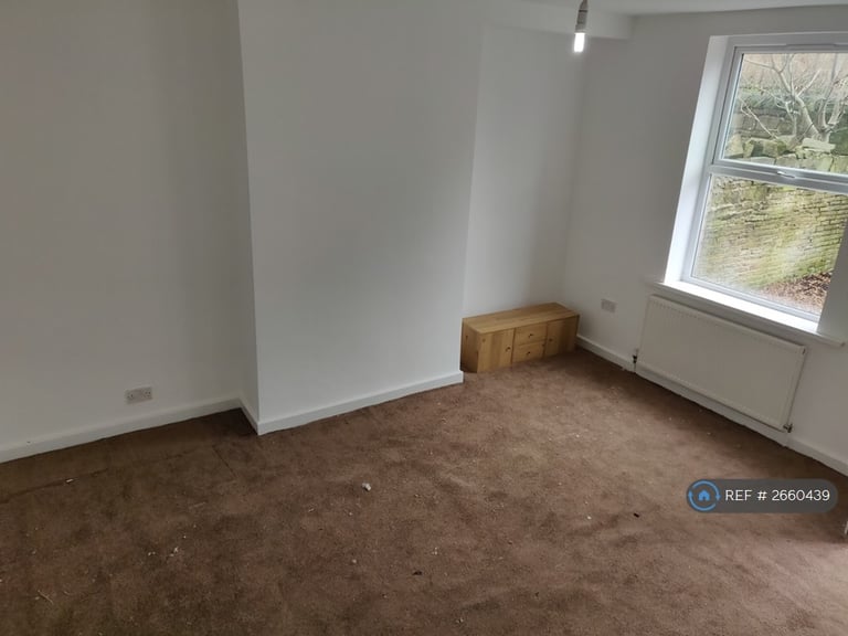 5 bedroom house in Mumford Street, Bradford, BD5 (5 bed) (#2660439)