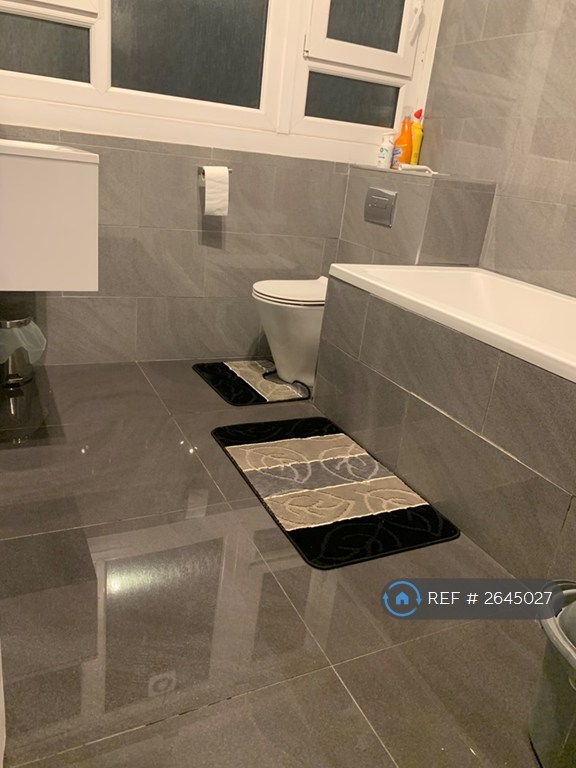1 bedroom in Treby Street, London, E3 (#2645027)