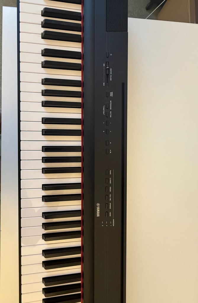 Yamaha P-125 digital piano