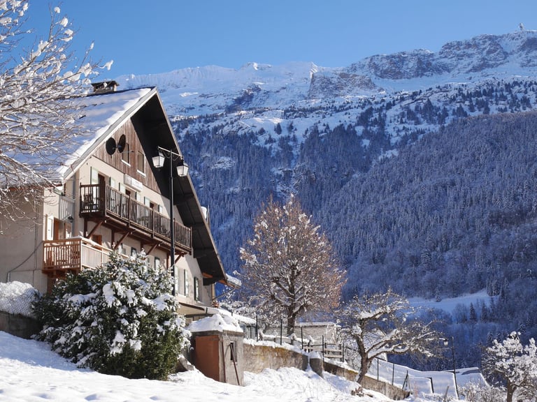 Tourist Property Complex — Vaujany, French Alps (Alpe d’Huez Ski Area)