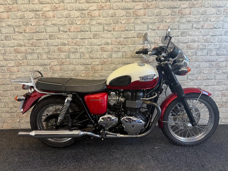 2013 Triumph Bonneville T100 - Red - 17k miles - Nice condition retro bike 