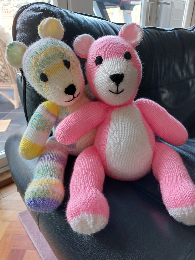 Knitted teddies