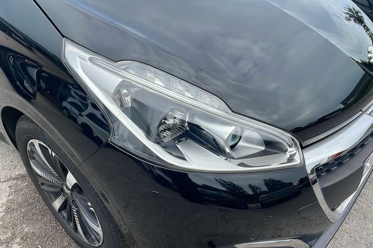  Peugeot 208 1.2 Puretech Tech Edition Hatchback 5dr Petrol Manual Euro 6 s/s
