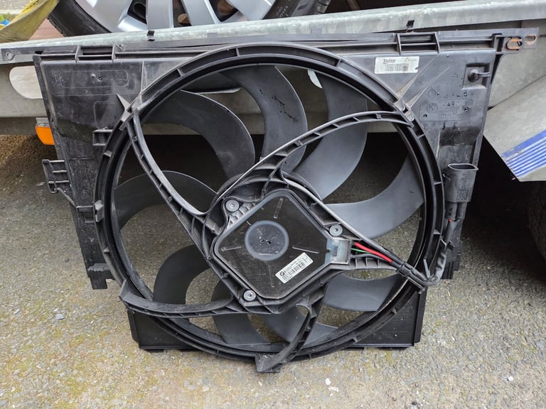 image for BMW 1 2 3 4 SERIES F20 F21 F30 F32 F36  DIESEL  RADIATOR FAN 8641946   