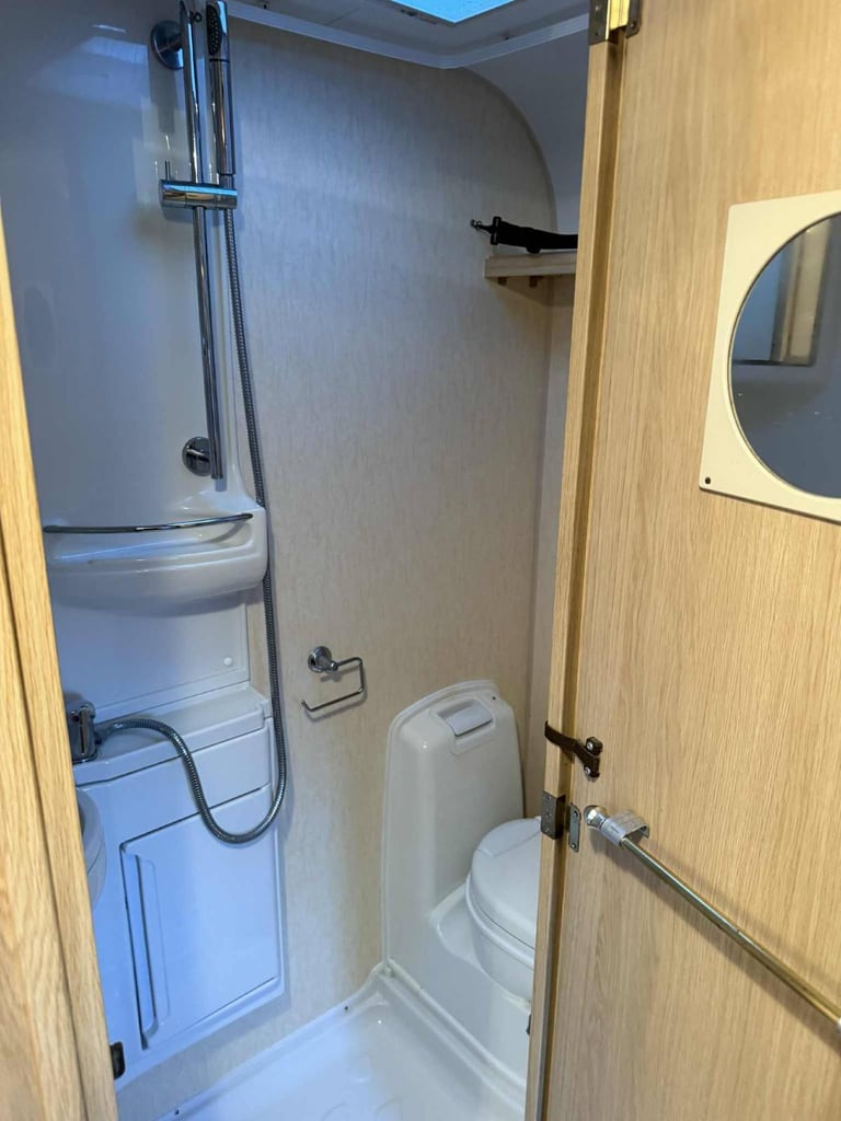 Coachman Amara 380/2 2008 award of that year