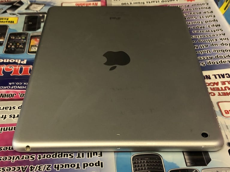 Apple iPad Air A1474 Silver Available for For Spare Parts And Repairs Without LCD Screen