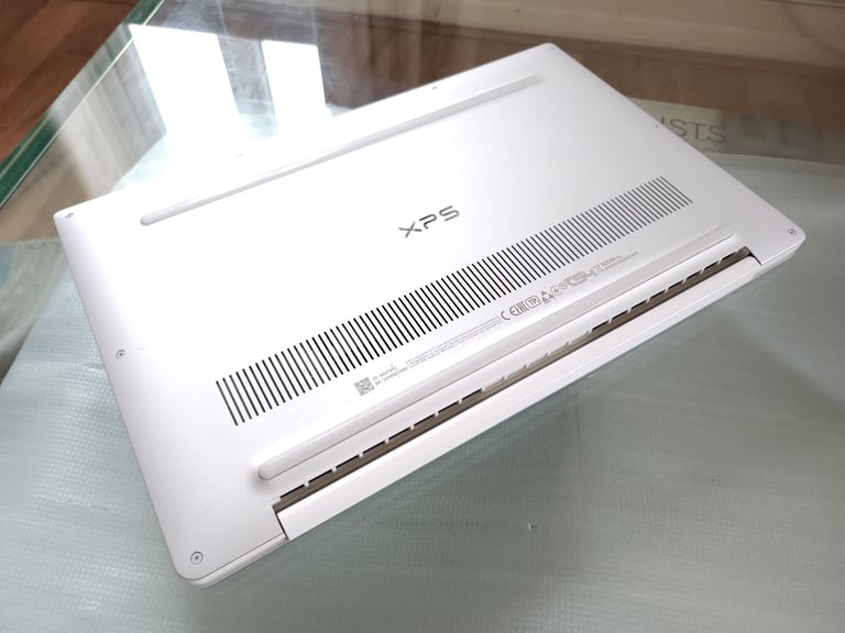 ❤️ Dell XPS 13 7390 4K Touchscreen i7-10510U 16GB RAM 512GB SSD Alpine White Carbon Fibre Laptop