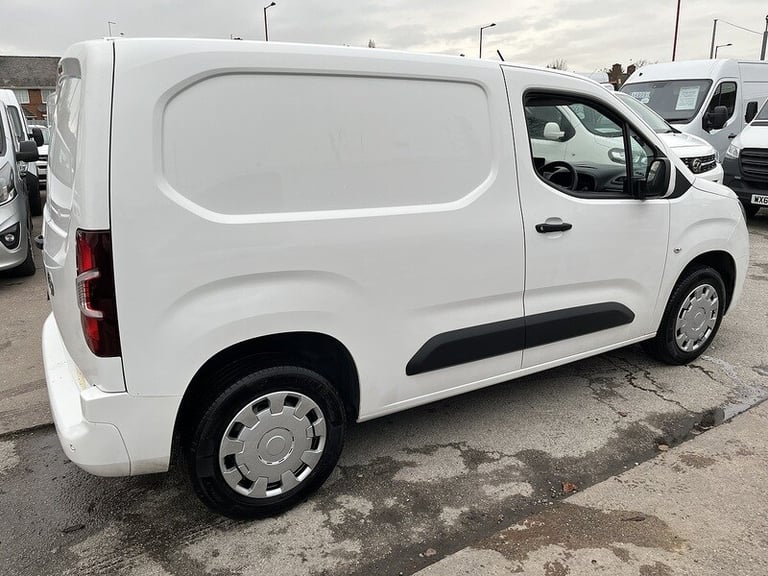 2020 Vauxhall Combo SPORTIVE 1.6TDCi 100 L1 2300 (ULEZ) Panel Van Diesel Manual