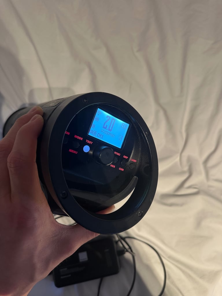 Bowens XMT 500 in PERFECT working condition WITH CHARGER and EXTRA BATTERY