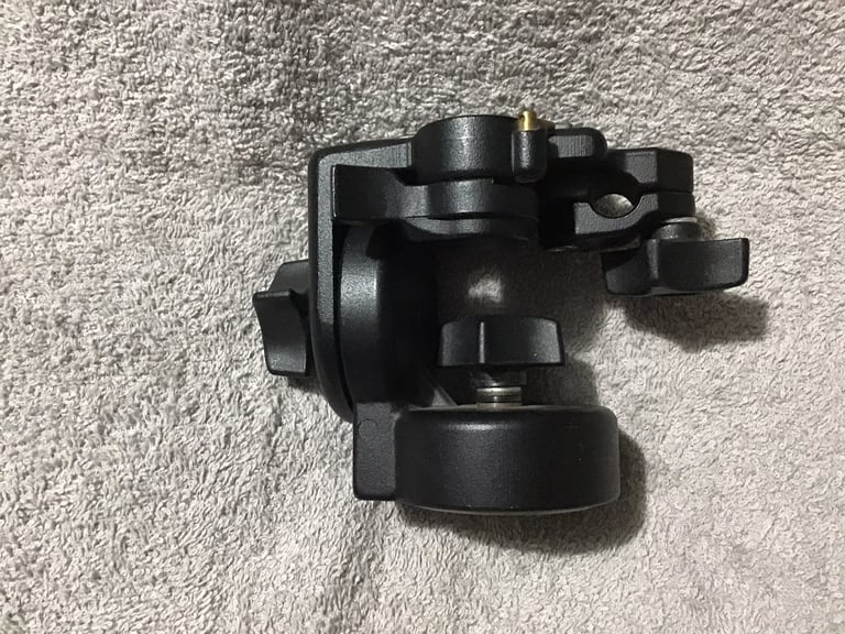 MANFROTTO TRIPOD HEAD VERY GOOD CONDITION COST OVER £100. SELLING FOR 