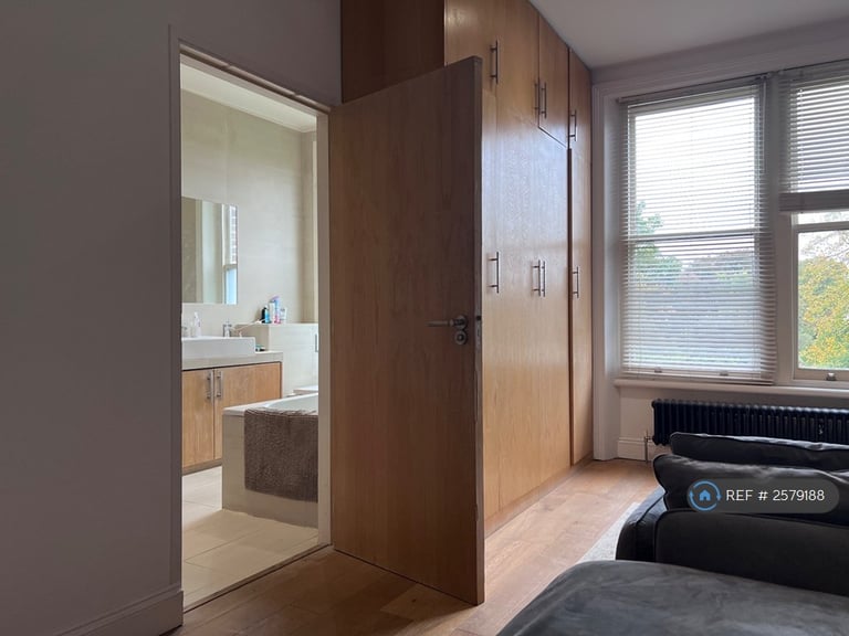 3 bedroom flat in Avenue Road, London, N6 (3 bed) (#2579188)