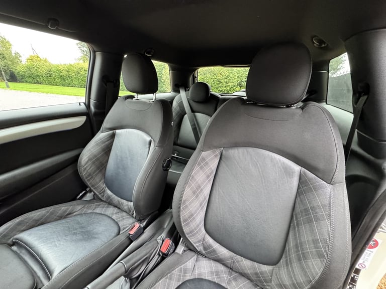 MINI HATCH 1.5 Cooper D 3-Door Hatch White Manual Diesel 2014 CHILI PACK
