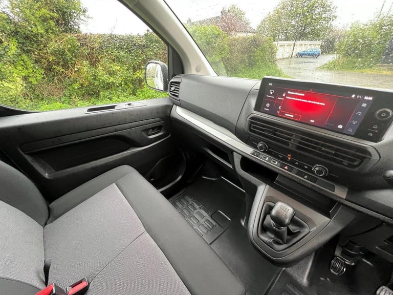 November 2024 Vauxhall Vivaro 2.0 3100 Prime XL Crew (145) Double Cab – 5 Seater