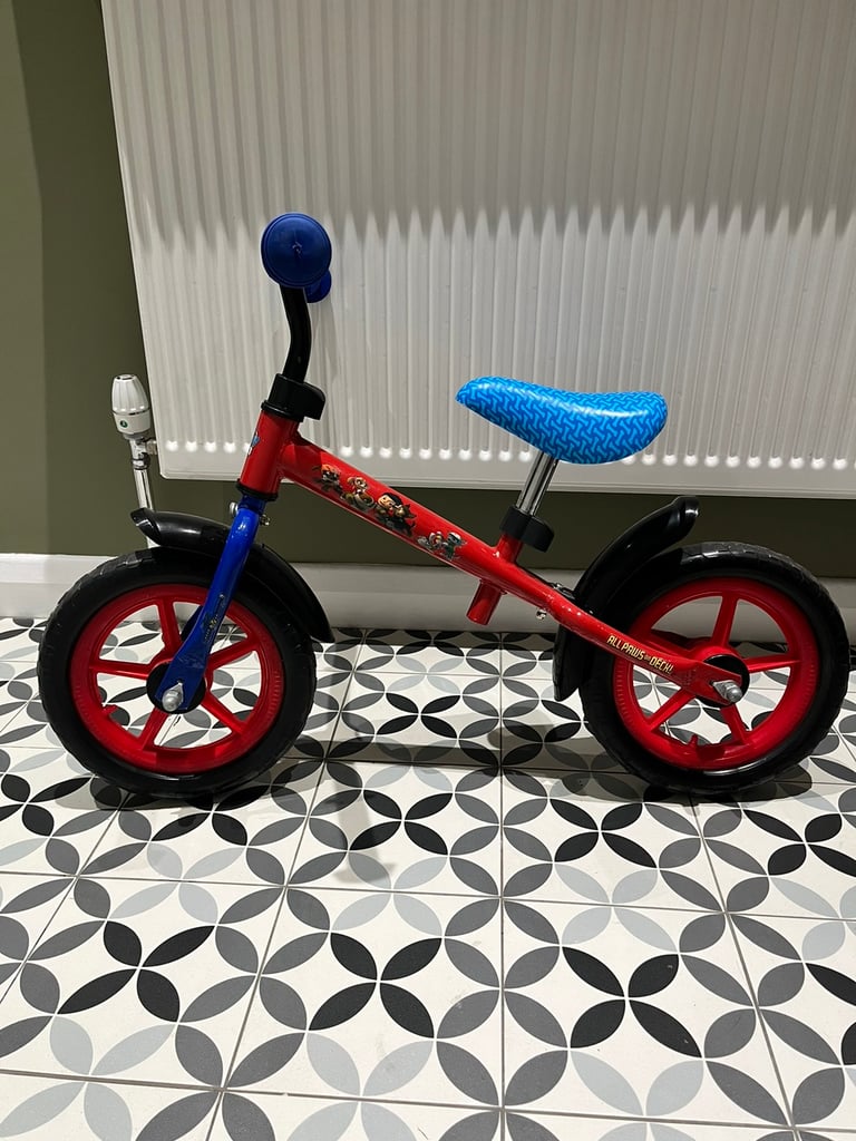 Smyths paw discount patrol balance bike