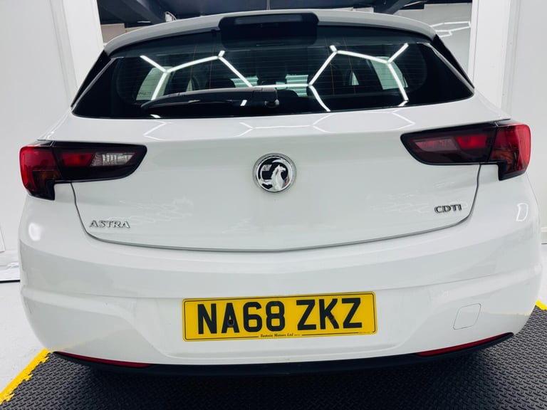 2018 Vauxhall Astra 1.6 CDTi BlueInjection SRi Euro 6 (s/s) 5dr HATCHBACK Diesel Manual