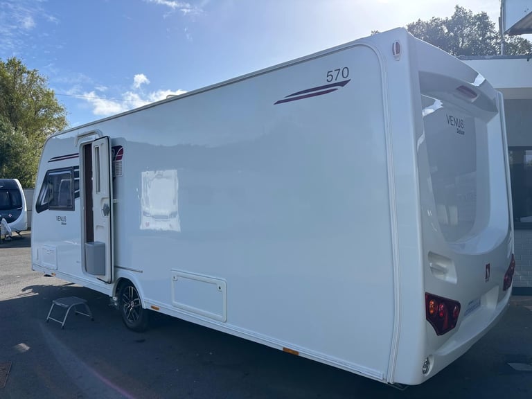 2019 VENUS 570-4, LIGHT WEIGHT FIXED BED, ONE OWNER, MOVER, ............NOW SOLD