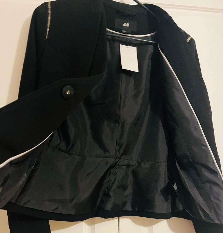 Brand New H&M Stylish and Elegant Women’s Blazer - UK Size 10.