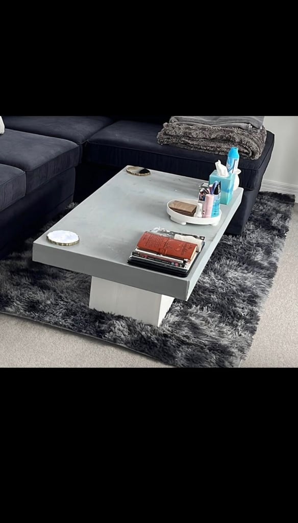 image for Solid oak coffee table 