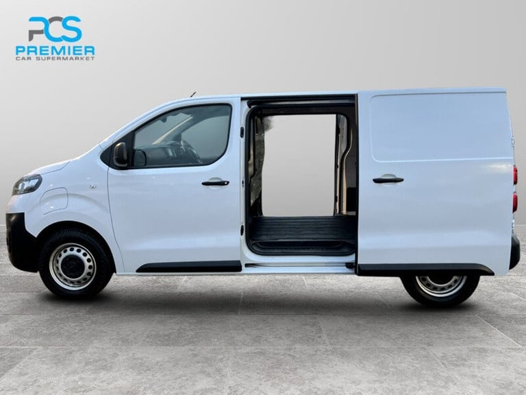 2022 Vauxhall Vivaro Electric 3100 Dynamic Panel Van Electric Automatic