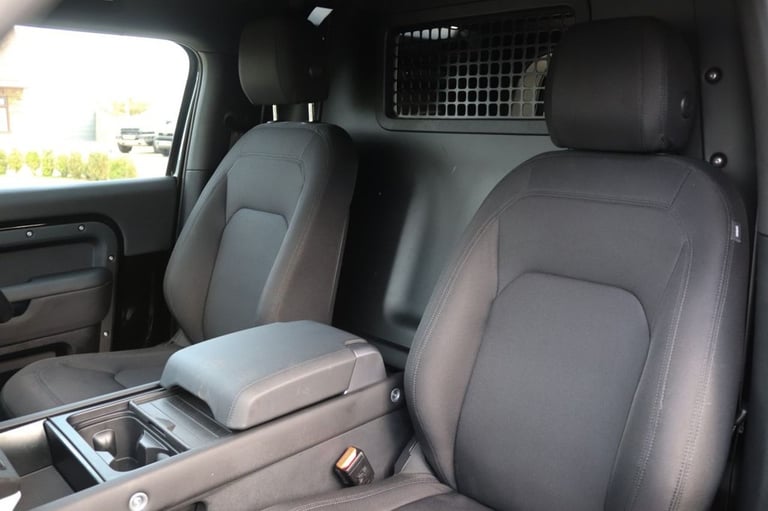 2023 Land Rover Defender 3.0 D250 Hard Top Auto PANEL VAN DIESEL Automatic