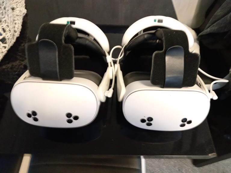 image for 2 X META QUEST 3 S AND TRANSNOVO BATTERY HEADSTRAPS 