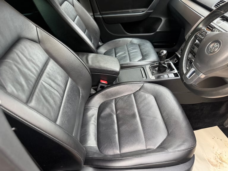 2014 Volkswagen Passat 2.0 TDI Bluemotion Tech Executive Style 5dr ESTATE Diesel Manual